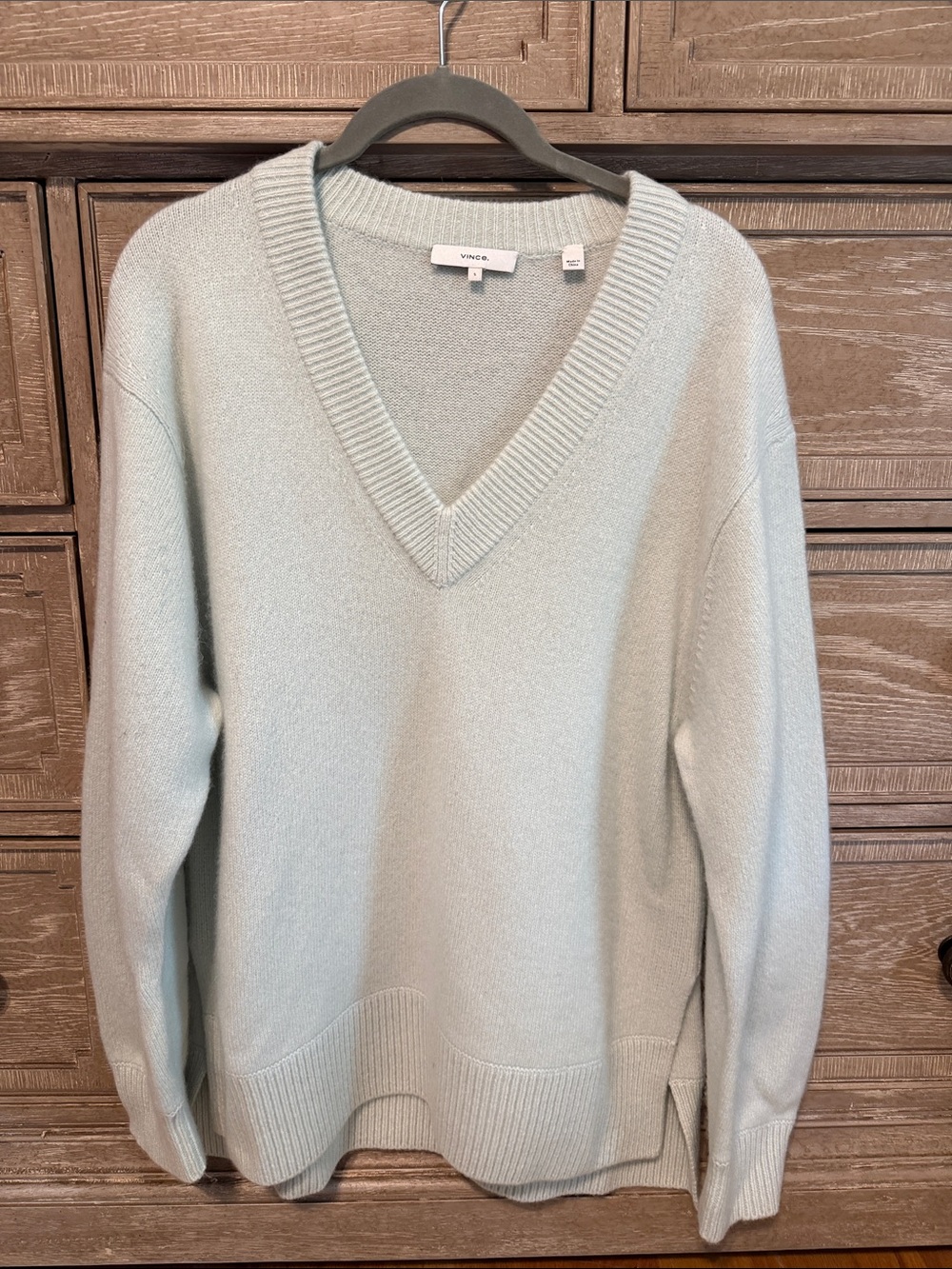 Vince Mint Green V-Neck Cashmere Sweater